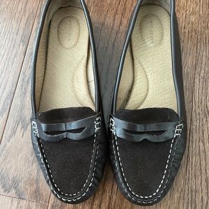 Land’s End brown suede/leather loafers 9